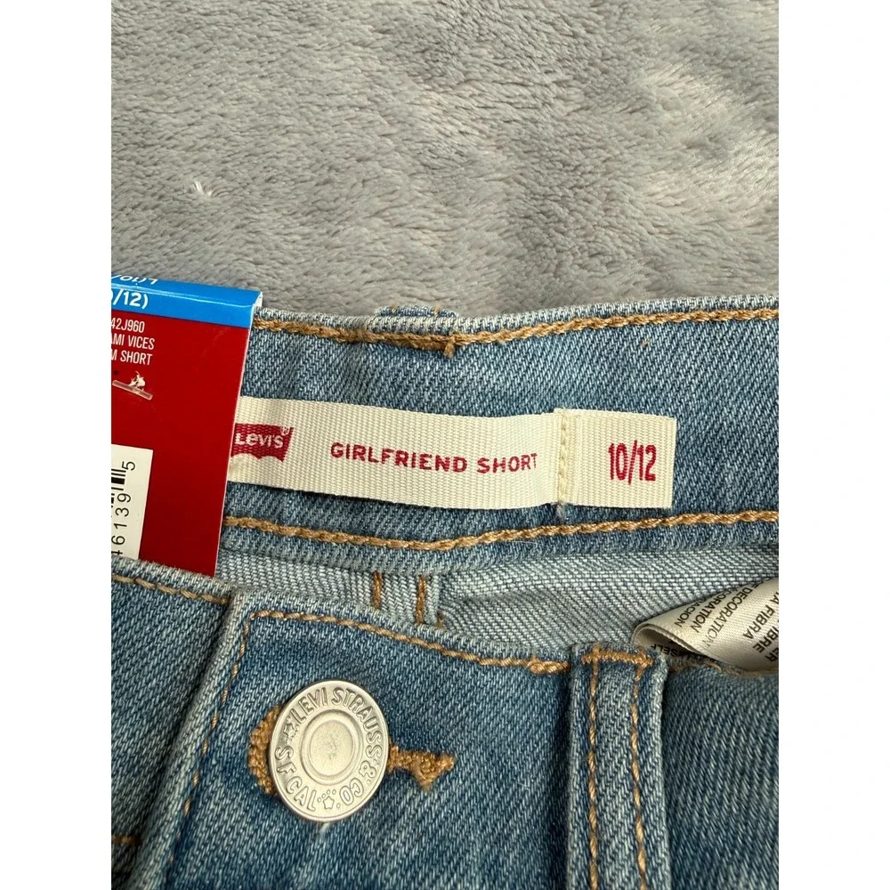 Levis feature comfortable